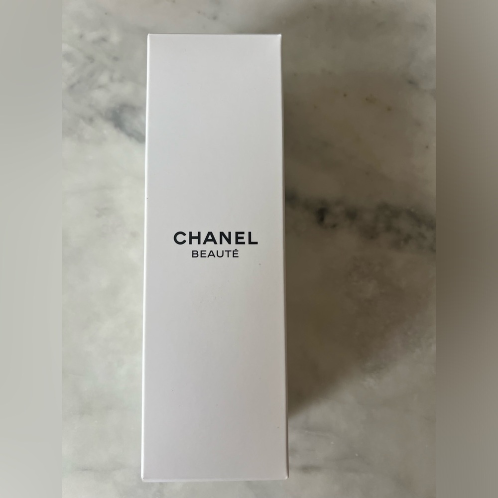 Chanel Face Towel - Picture 4 of 5
